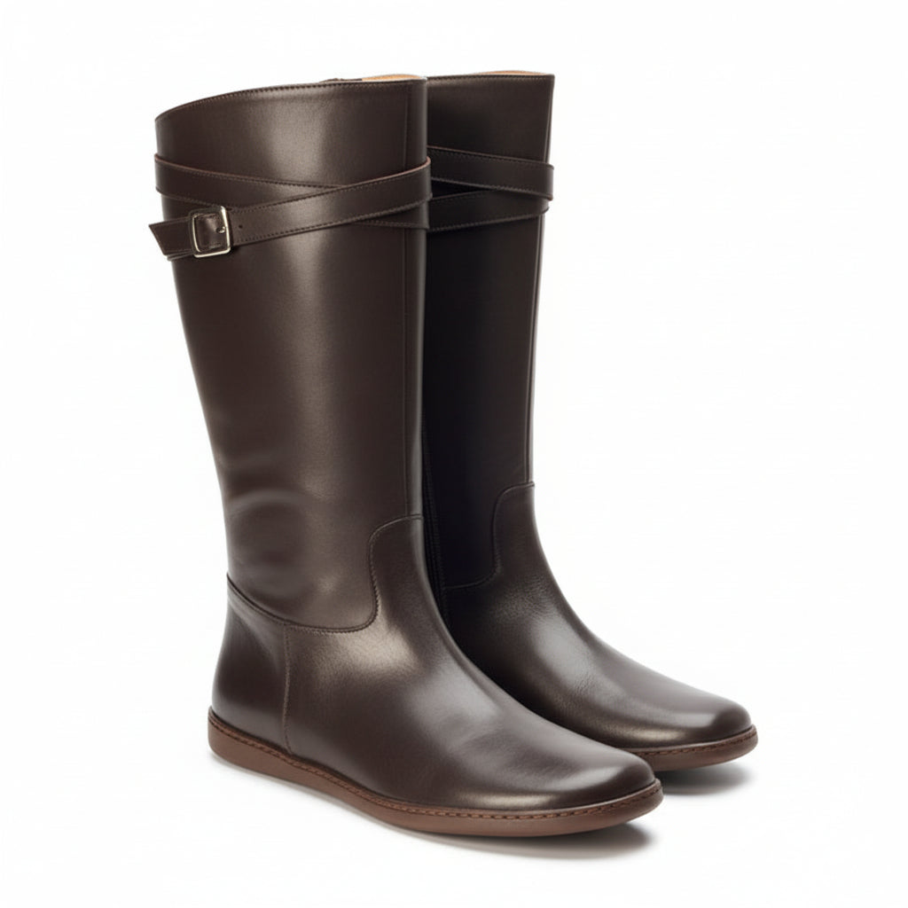 edle braune Lederstiefel als Barfußschuhe mit flacher Sohle und weiter Zehenbox