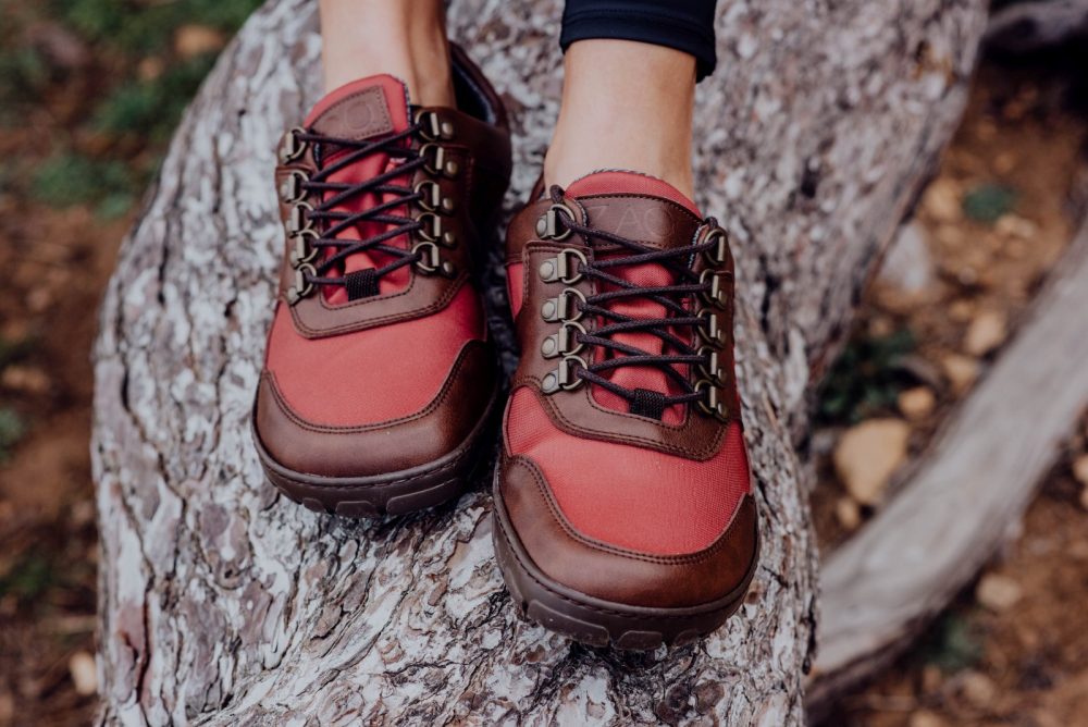 Hiqe low vegan camel red waterproof